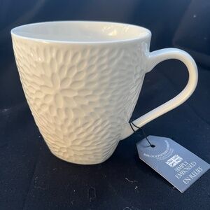 Mug The Old Pottery Company Embossed Flowers White Cottage Farmhouse 16 0zs